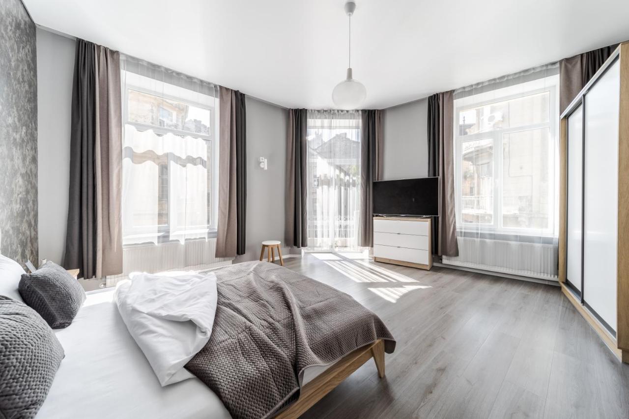 Inshiapartments On Popovycha Str Lviv Exterior photo
